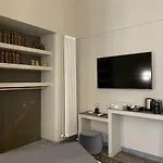 Duomo Housing Le 4*