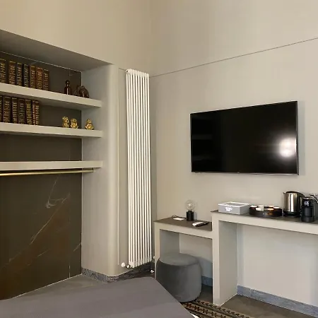 Duomo Housing Le 4*